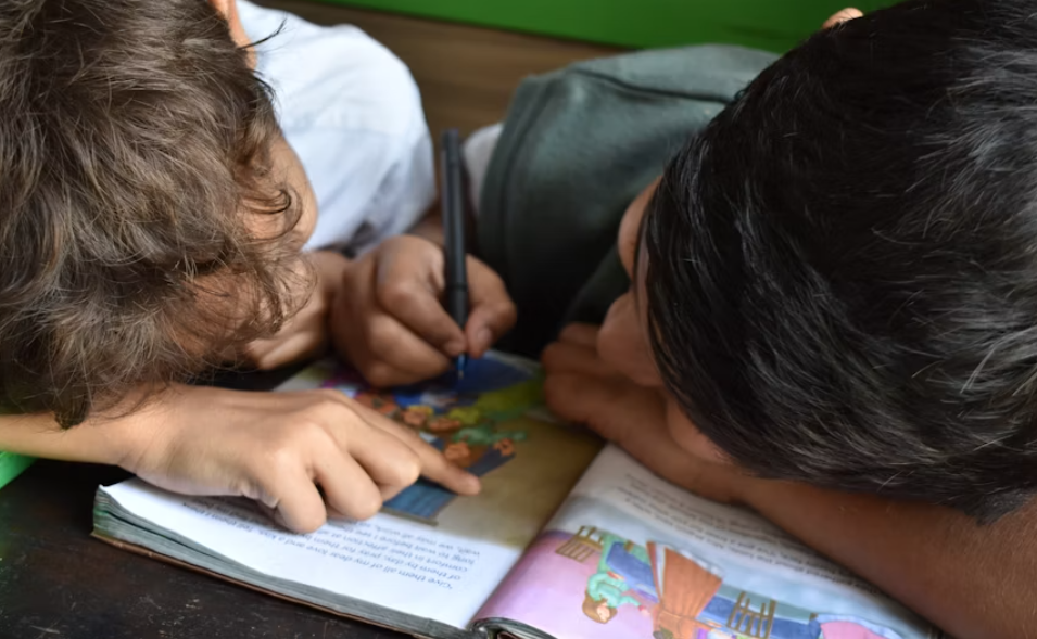 Rahasia Membuat Anak Suka Membaca Sejak Kecil, Orang Tua Wajib Tahu